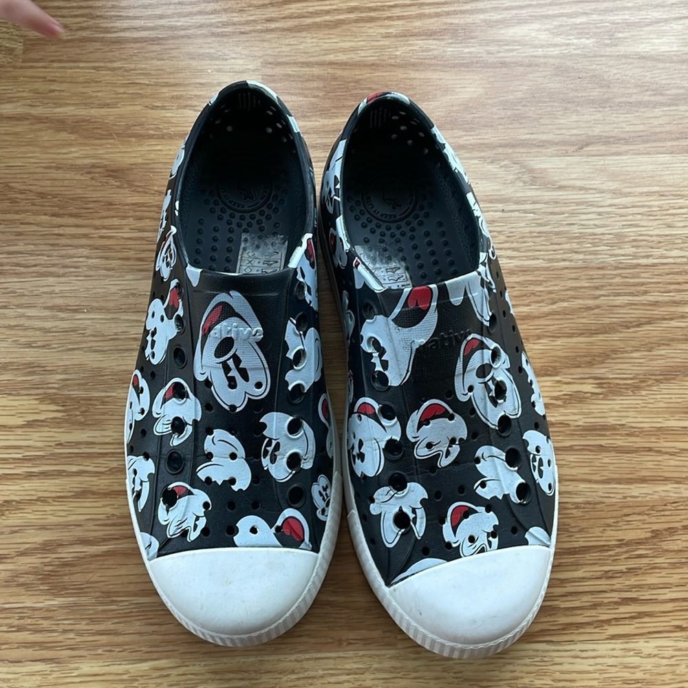 Jefferson Native Mickey Mouse Shoes Womens size 6
